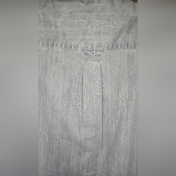 Banana Republic Sleeveless Denim Shirt - Size M, Oversized Fit NWT - Picture 5 of 11